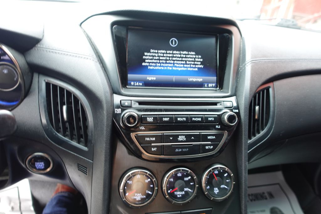 2015 Hyundai Genesis Image 38