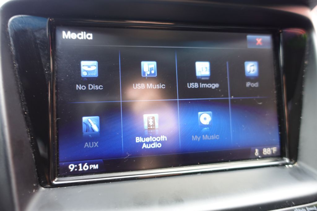 2015 Hyundai Genesis Image 40