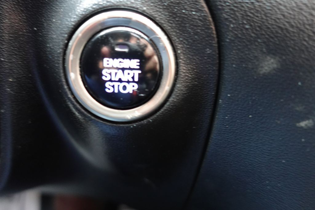 2015 Hyundai Genesis Image 42