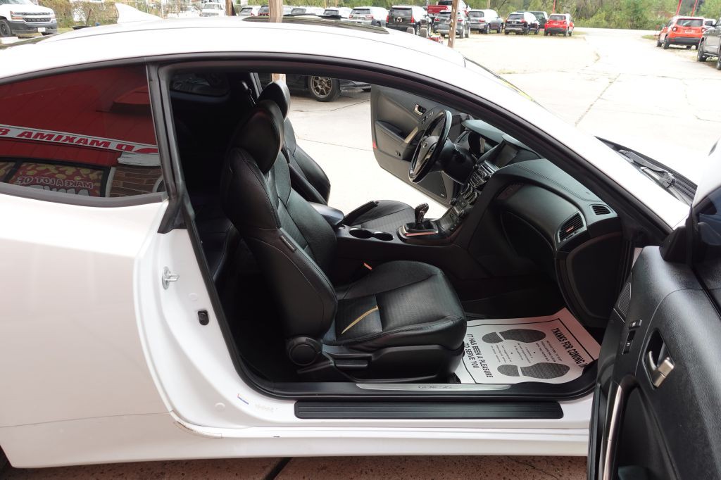 2015 Hyundai Genesis Image 54