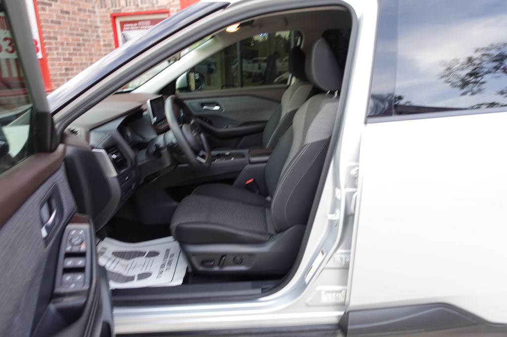 2021 Nissan Rogue Image 26