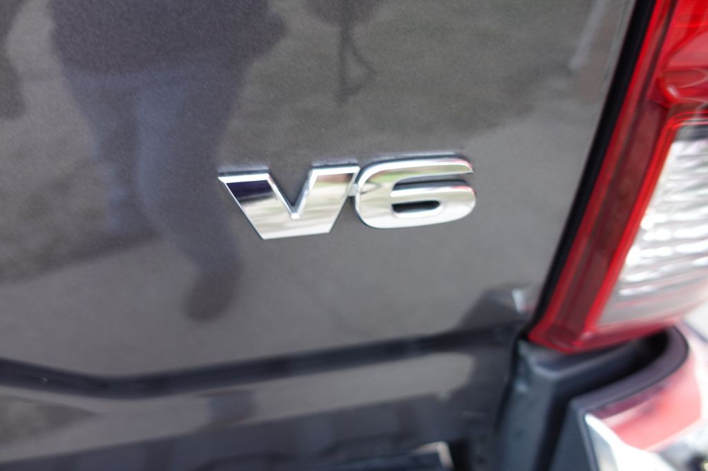 2021 Toyota Tacoma Image 18