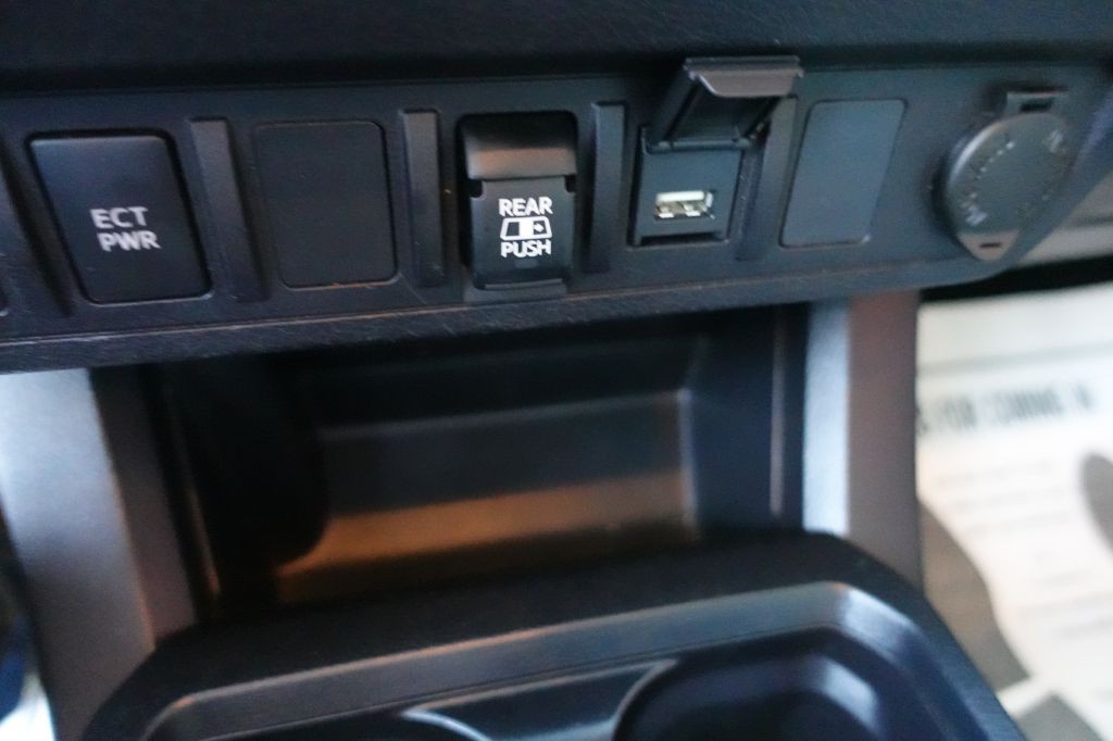 2021 Toyota Tacoma Image 35