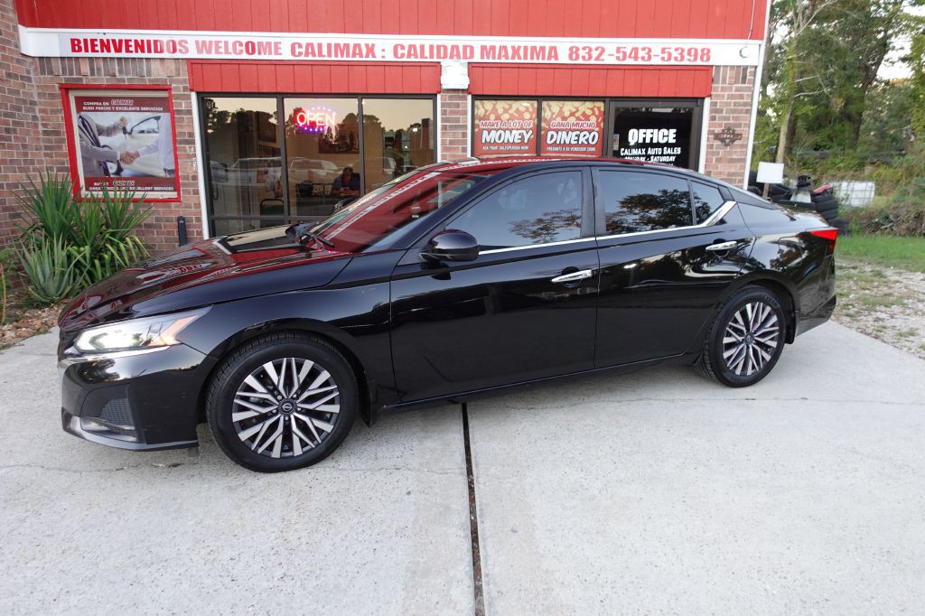 2023 Nissan Altima Image 1