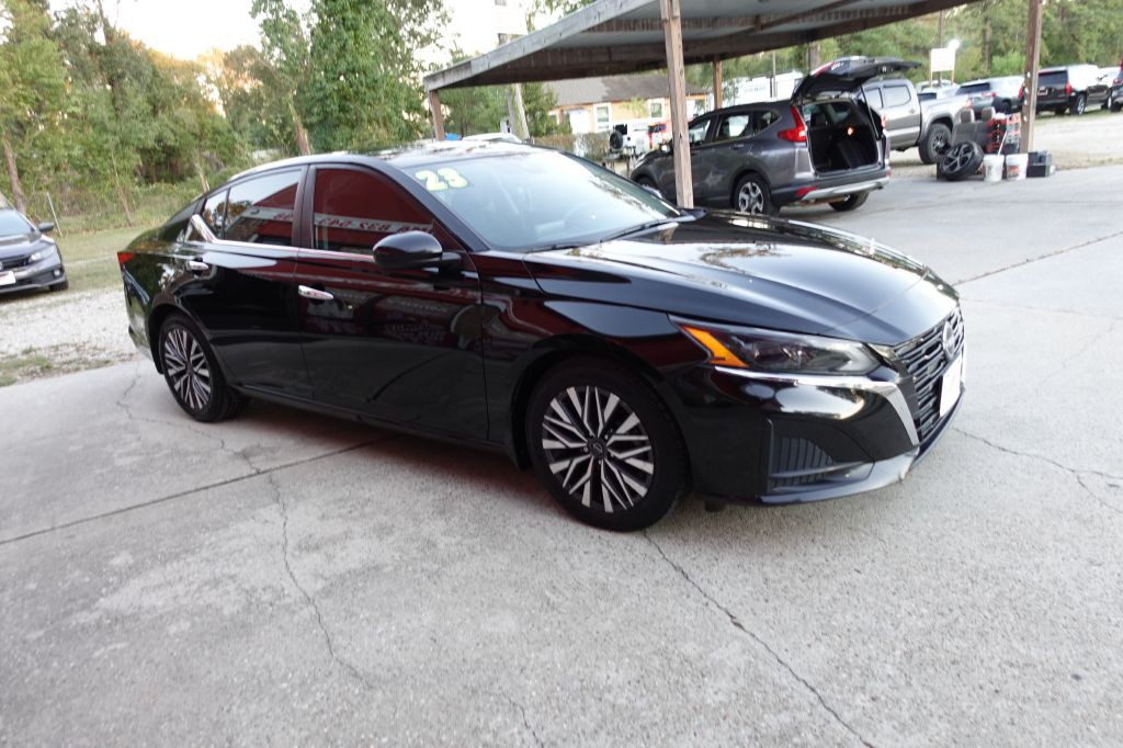 2023 Nissan Altima Image 8