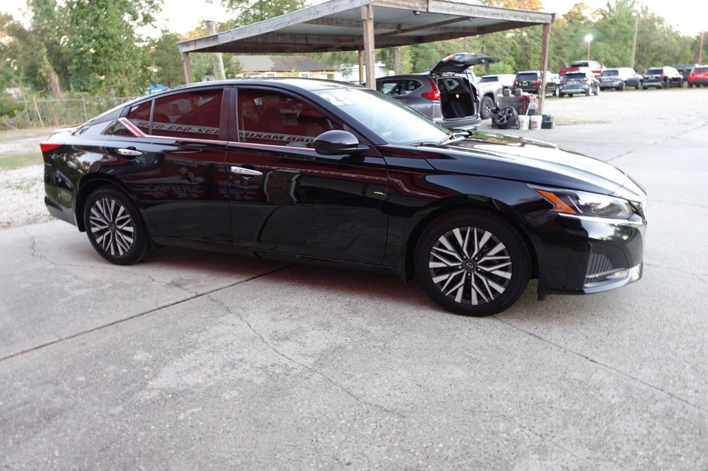 2023 Nissan Altima Image 9