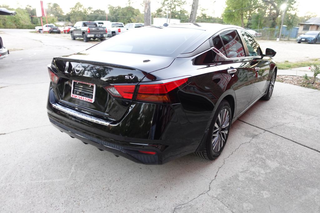 2023 Nissan Altima Image 14