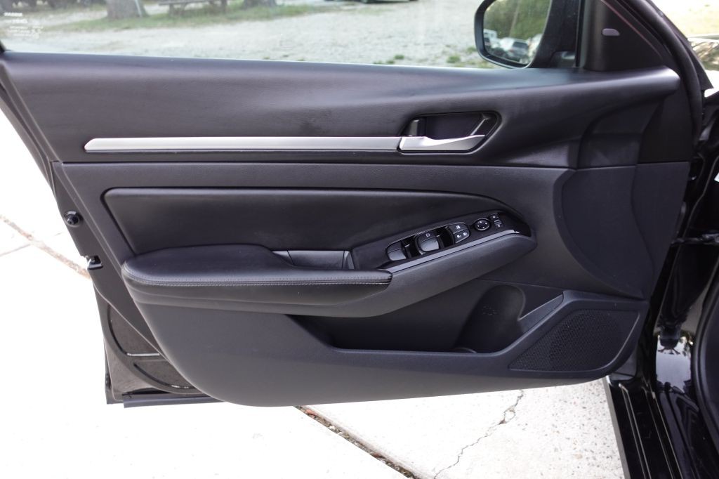 2023 Nissan Altima Image 25