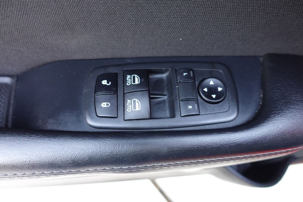 2021 Dodge Challenger Image 25