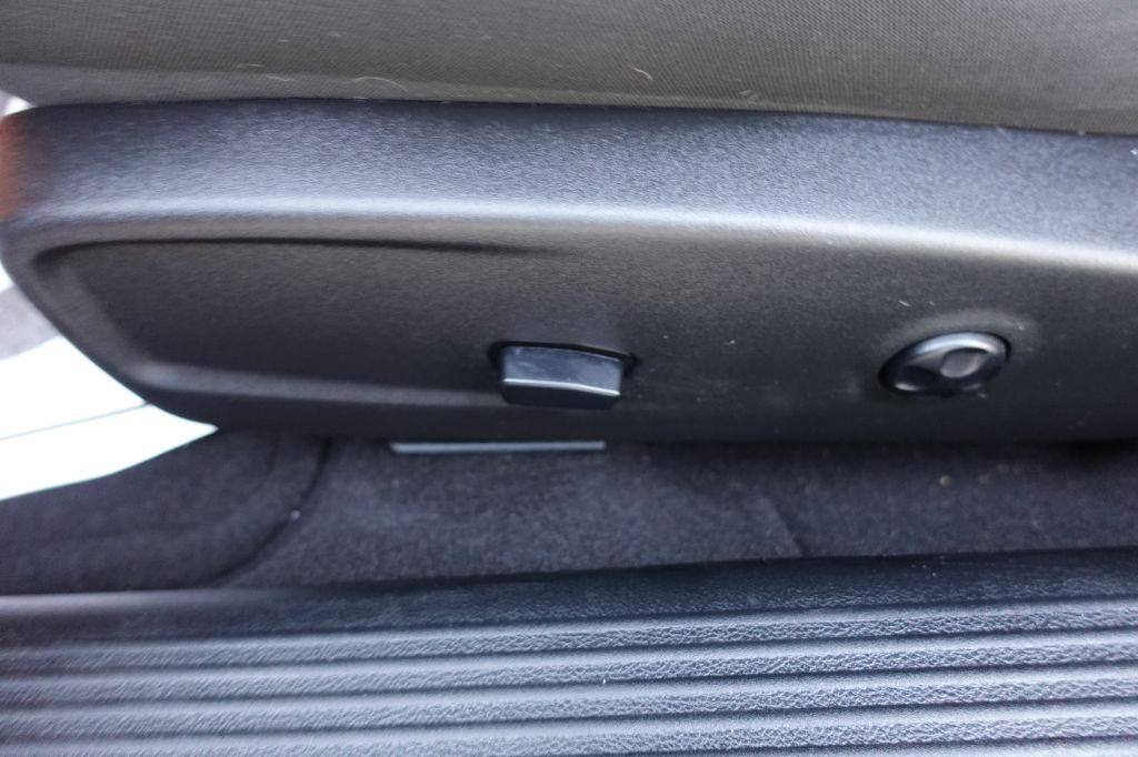 2021 Dodge Challenger Image 28