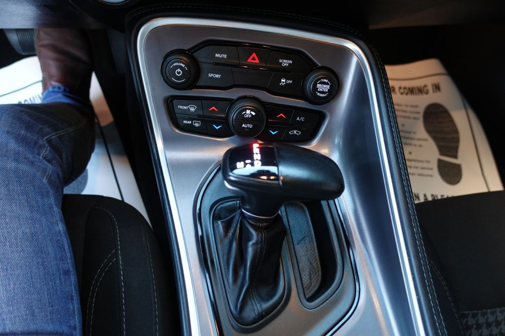 2021 Dodge Challenger Image 31