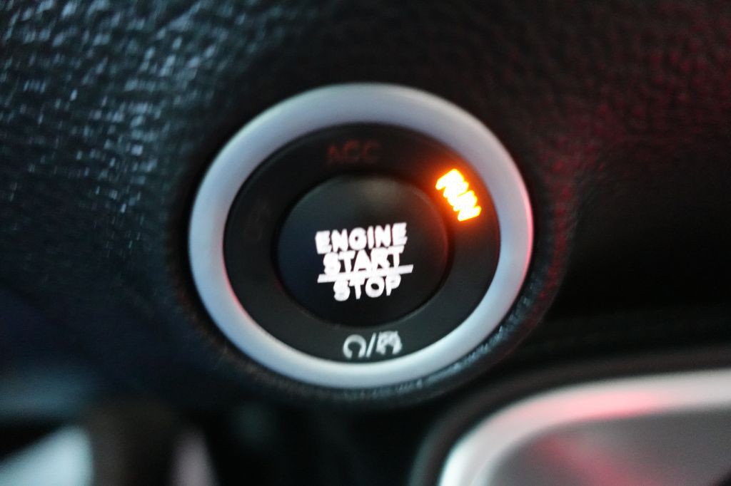 2021 Dodge Challenger Image 39