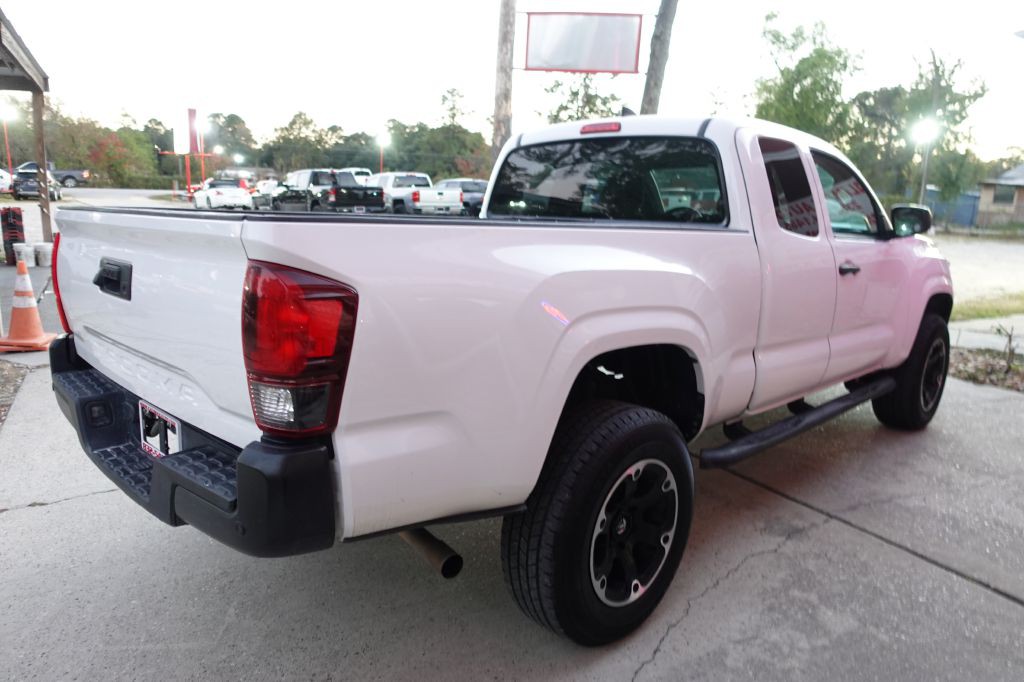 2019 Toyota Tacoma Image 13