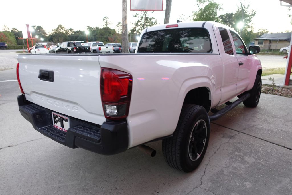 2019 Toyota Tacoma Image 14