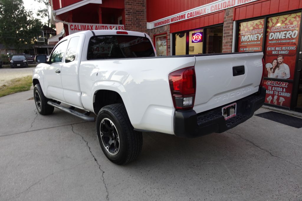2019 Toyota Tacoma Image 18