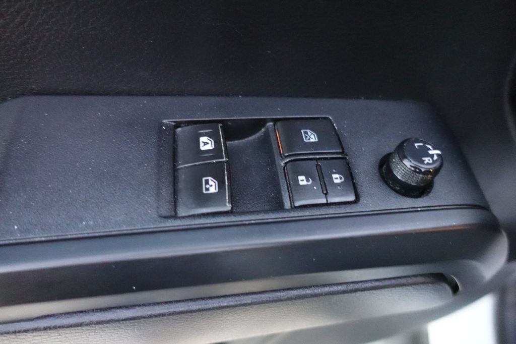 2019 Toyota Tacoma Image 25