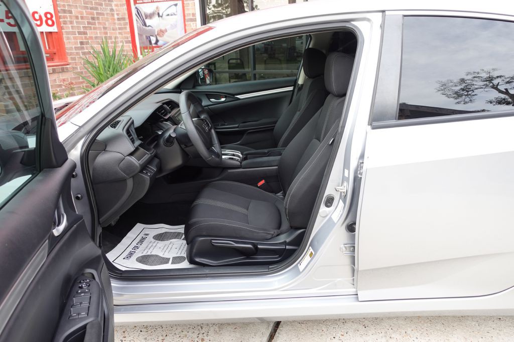 2018 Honda Civic Image 29