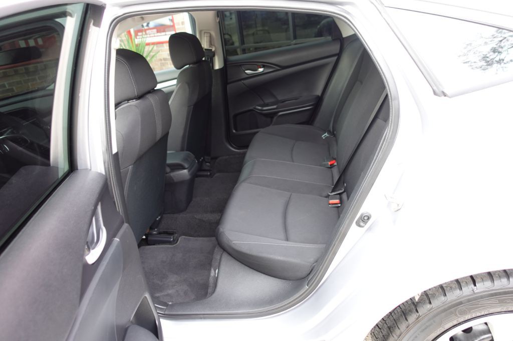 2018 Honda Civic Image 30