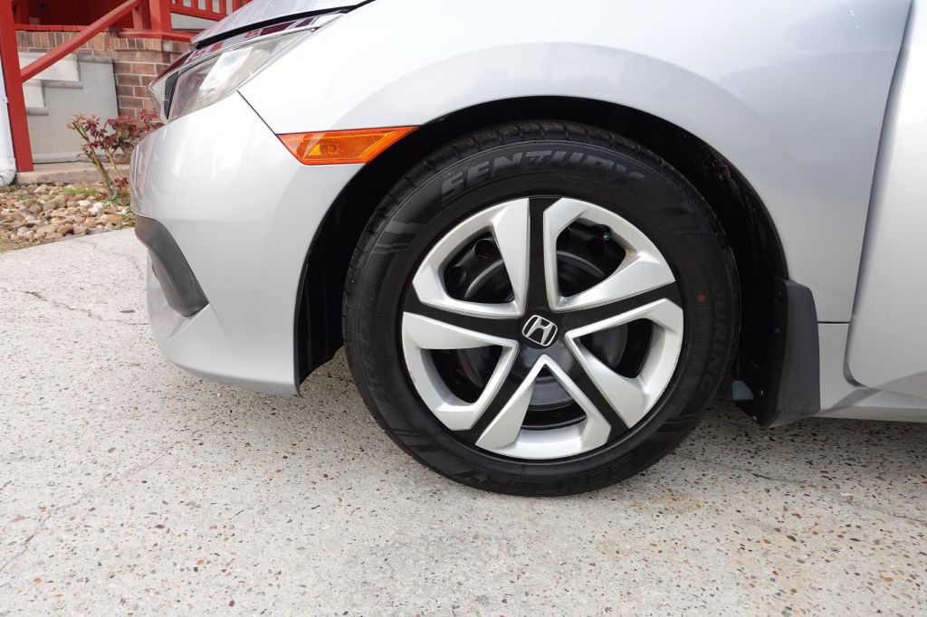 2018 Honda Civic Image 46