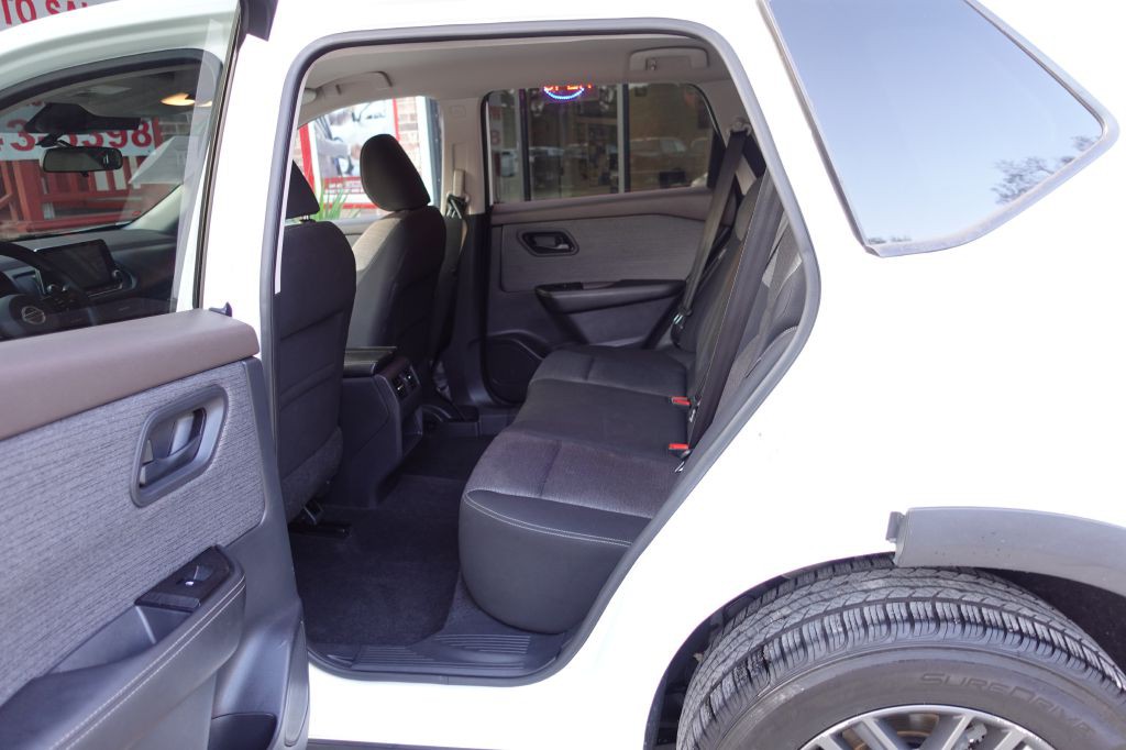 2021 Nissan Rogue Image 30