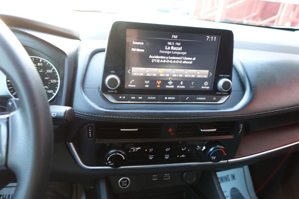 2021 Nissan Rogue Image 38