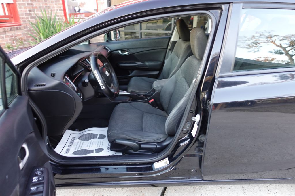 2015 Honda Civic Image 25