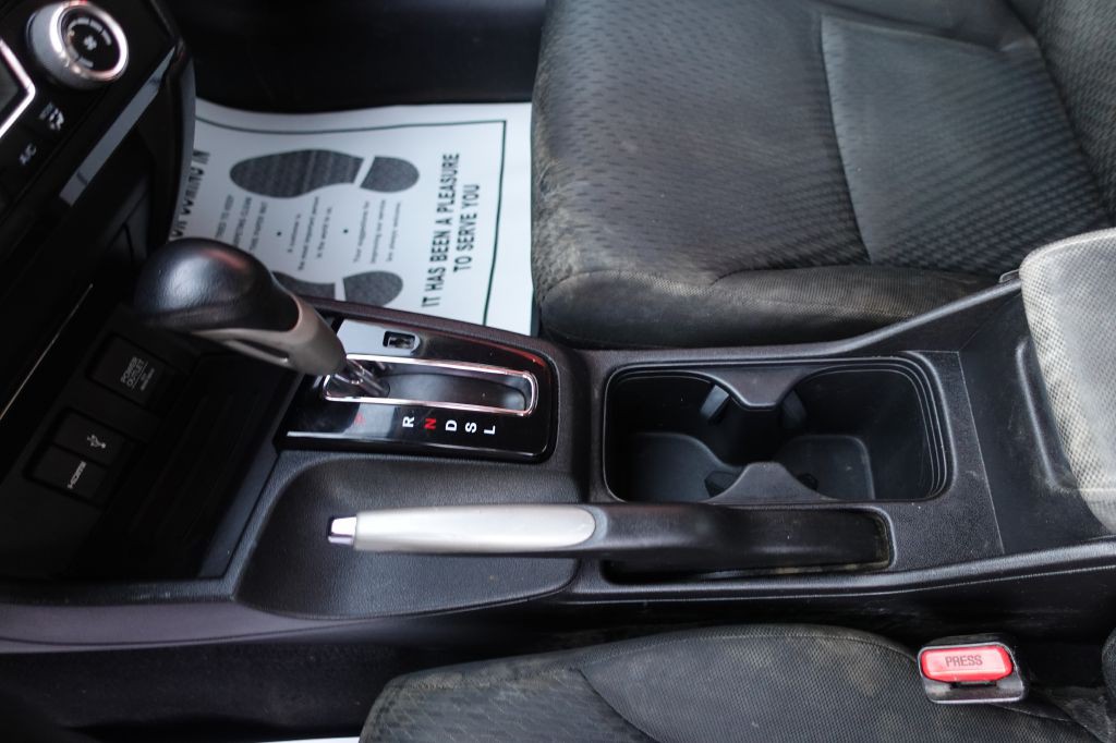 2015 Honda Civic Image 29