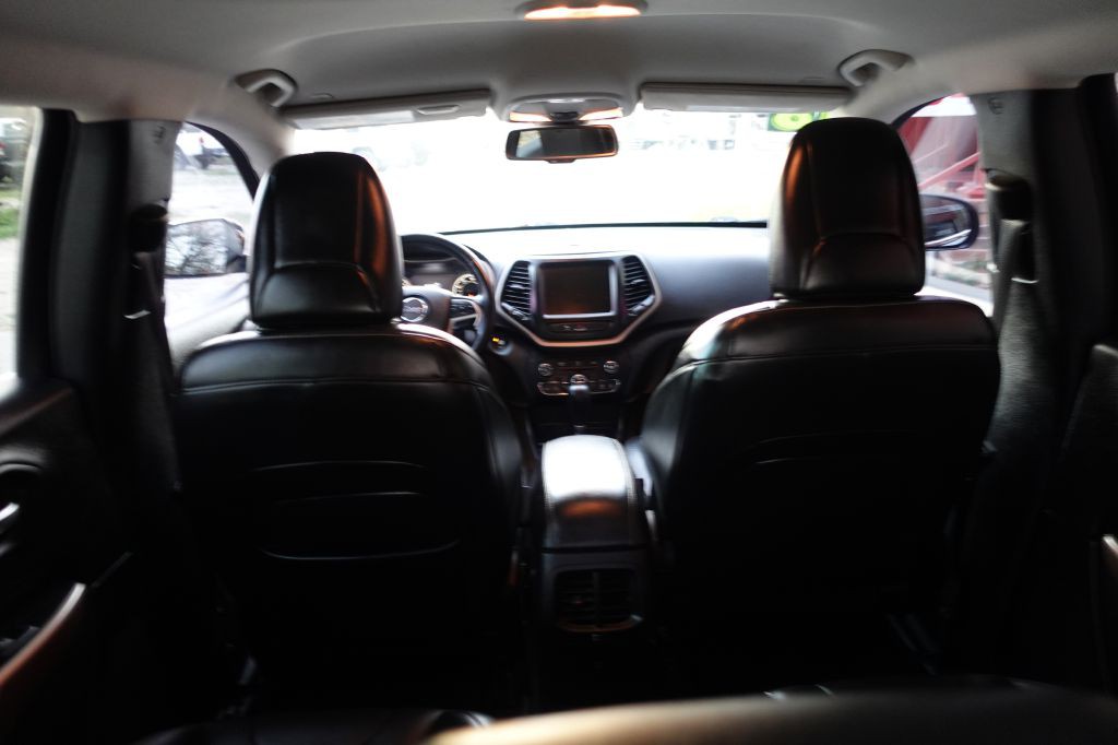 2018 Jeep Cherokee Image 23