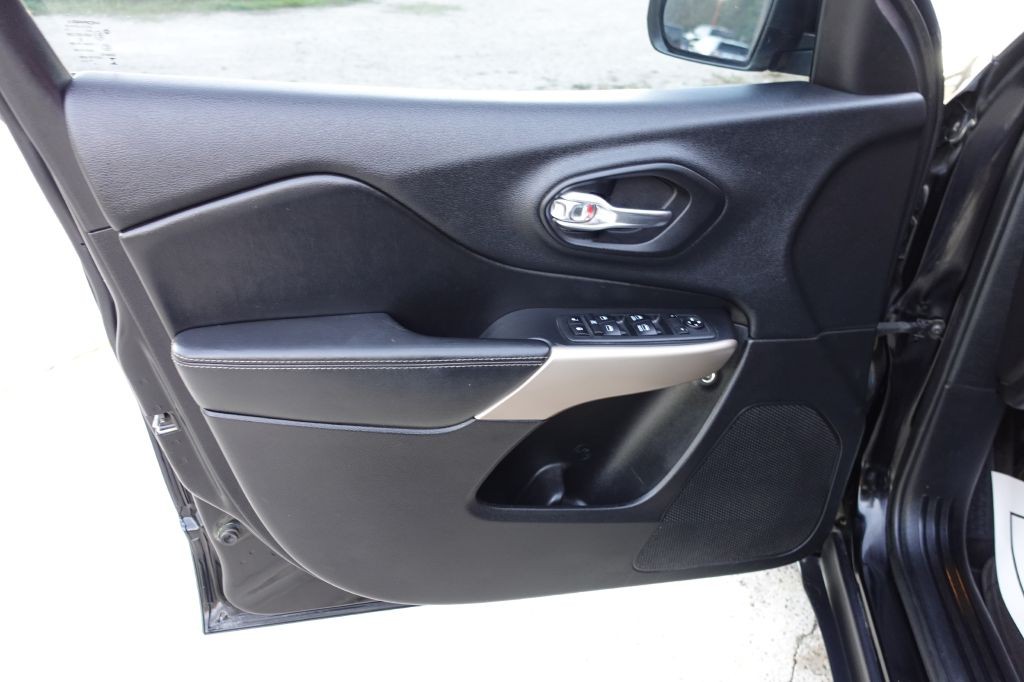 2018 Jeep Cherokee Image 29