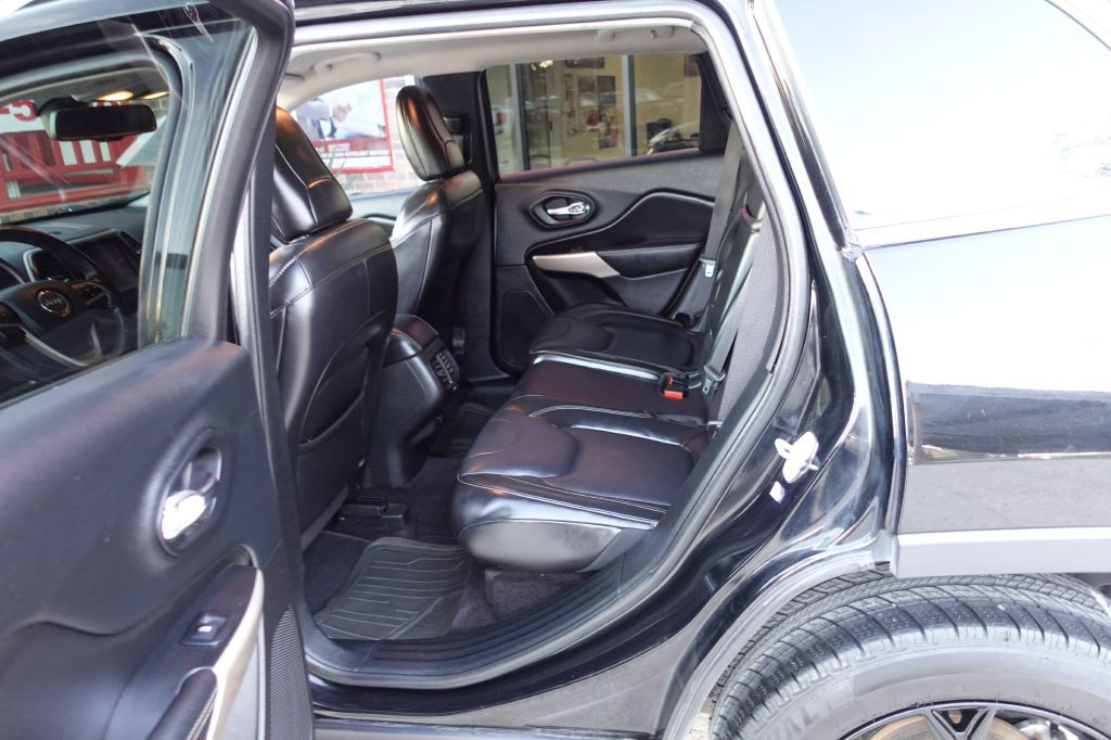 2018 Jeep Cherokee Image 32