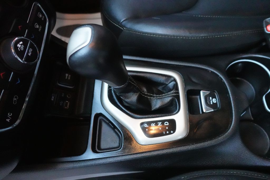 2018 Jeep Cherokee Image 37