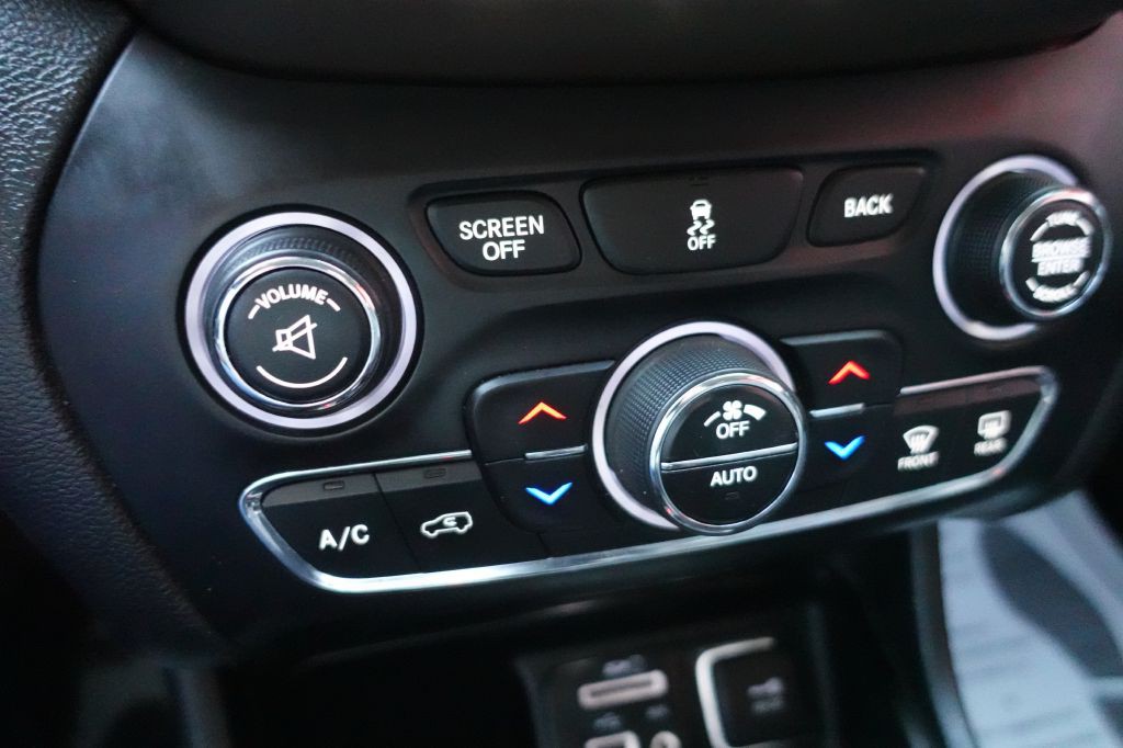 2018 Jeep Cherokee Image 43