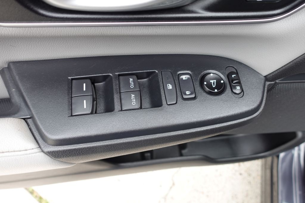 2017 Honda CR-V Image 32