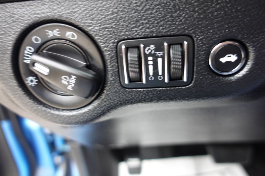 2016 Dodge Charger Image 35