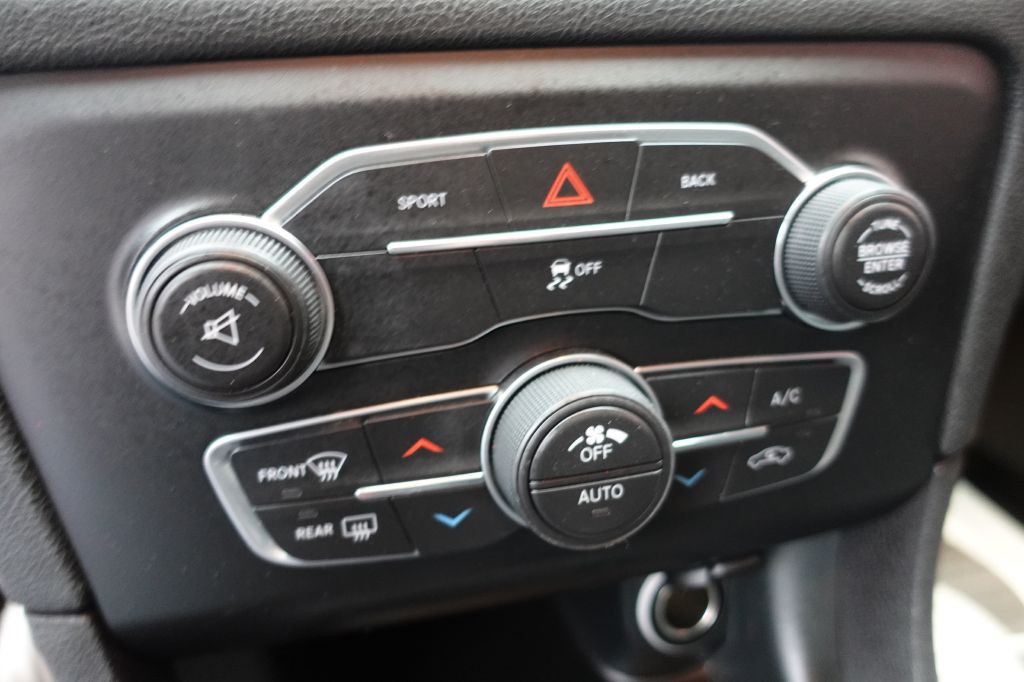 2016 Dodge Charger Image 39