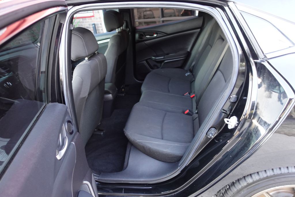 2018 Honda Civic Image 30