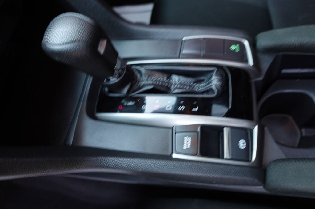 2018 Honda Civic Image 33