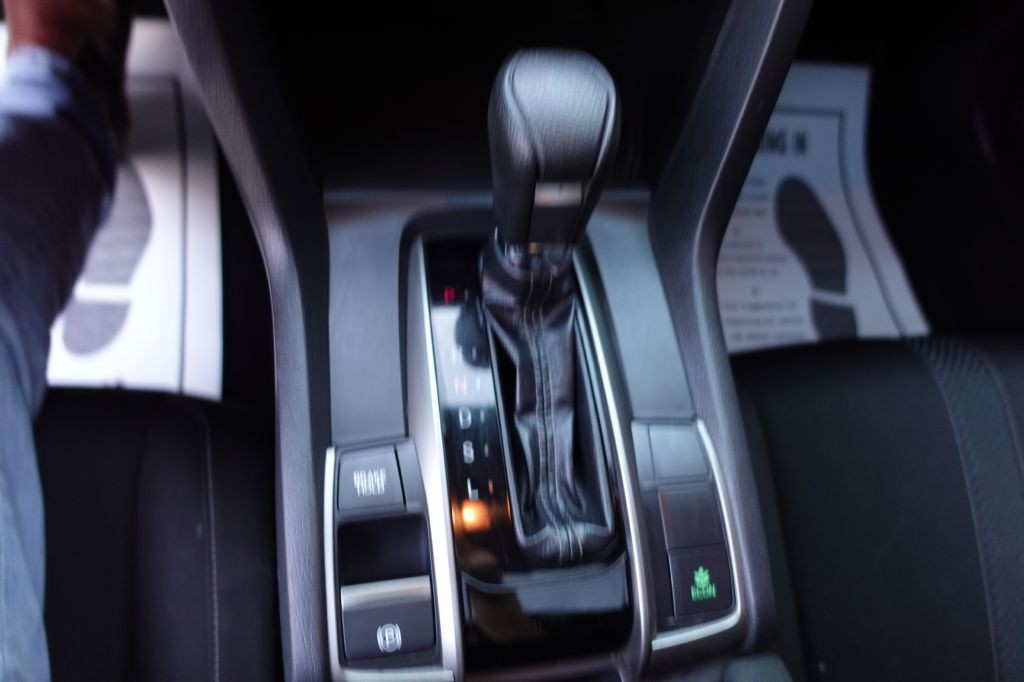 2018 Honda Civic Image 37