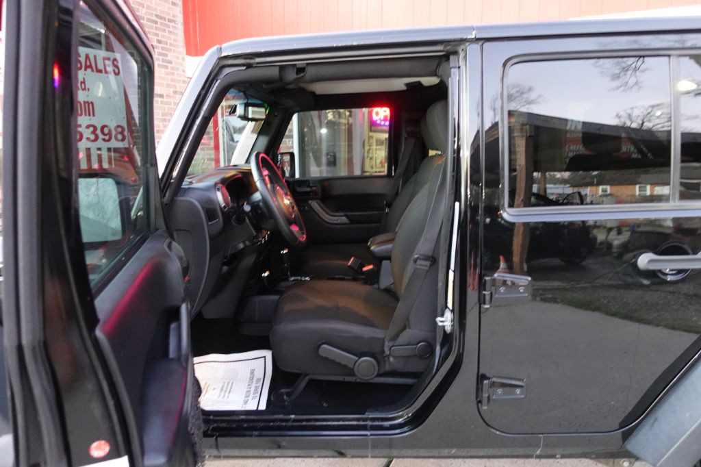 2017 Jeep Wrangler Unlimited Image 32