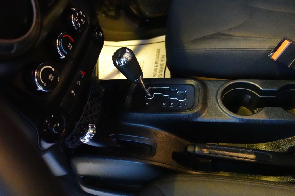 2017 Jeep Wrangler Unlimited Image 38