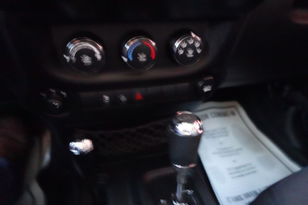 2017 Jeep Wrangler Unlimited Image 40