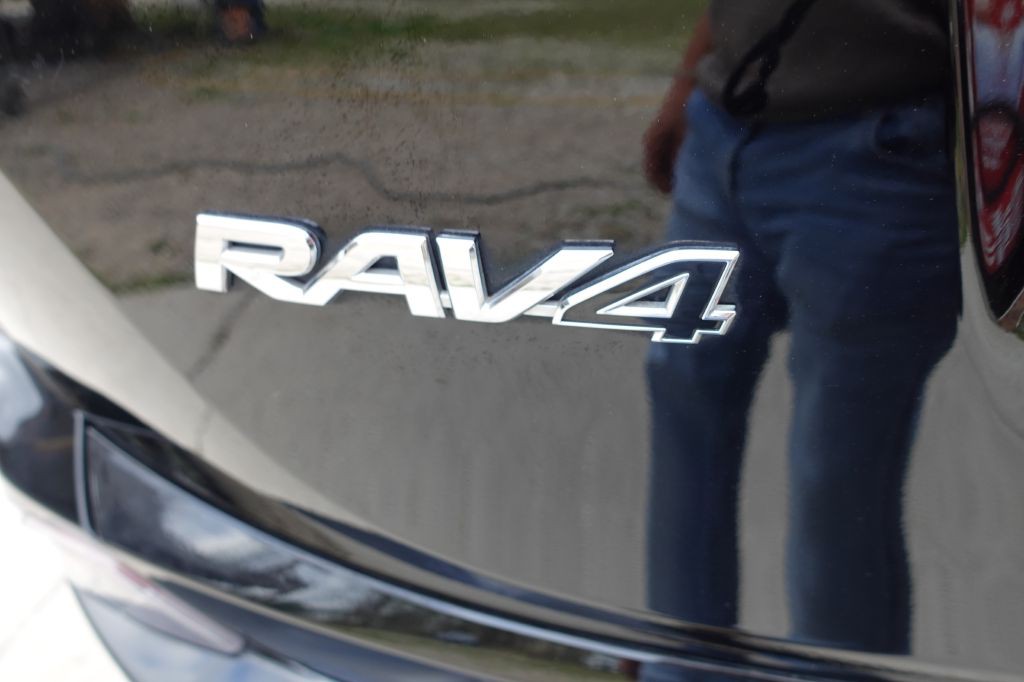 2018 Toyota Rav4 Image 19