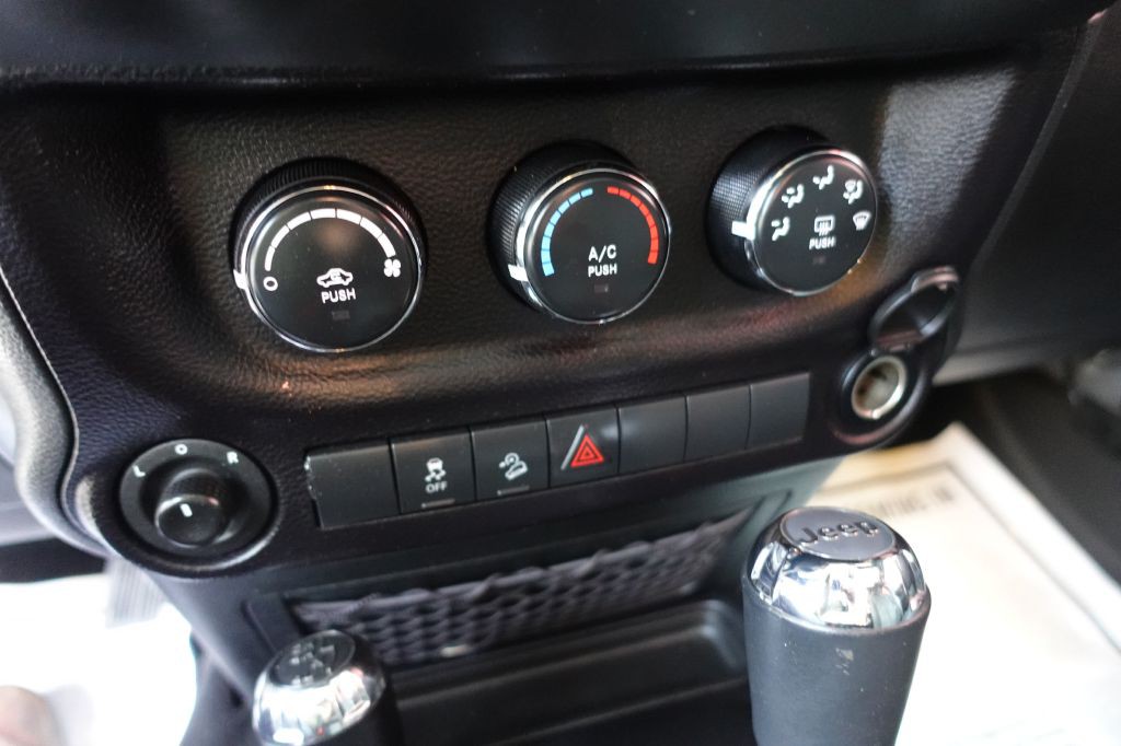 2015 Jeep Wrangler Unlimited Image 39