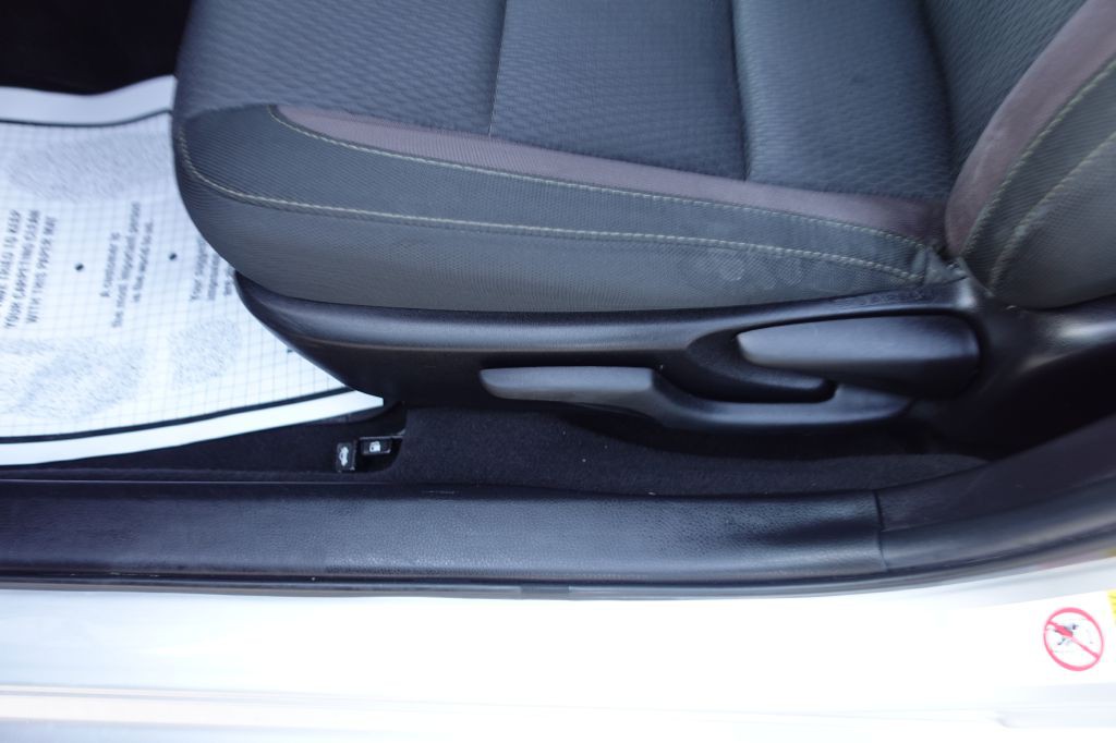 2018 Toyota Corolla Image 31