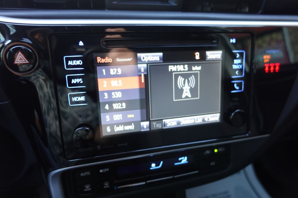 2018 Toyota Corolla Image 38