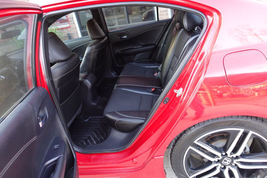 2016 Honda Accord Image 27