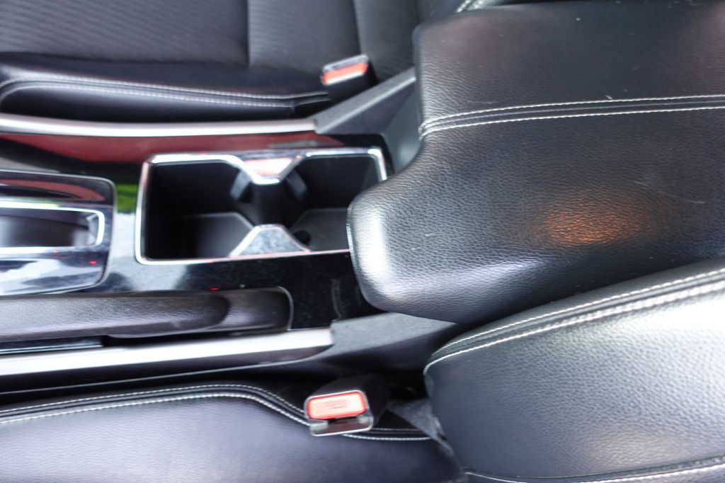 2016 Honda Accord Image 30