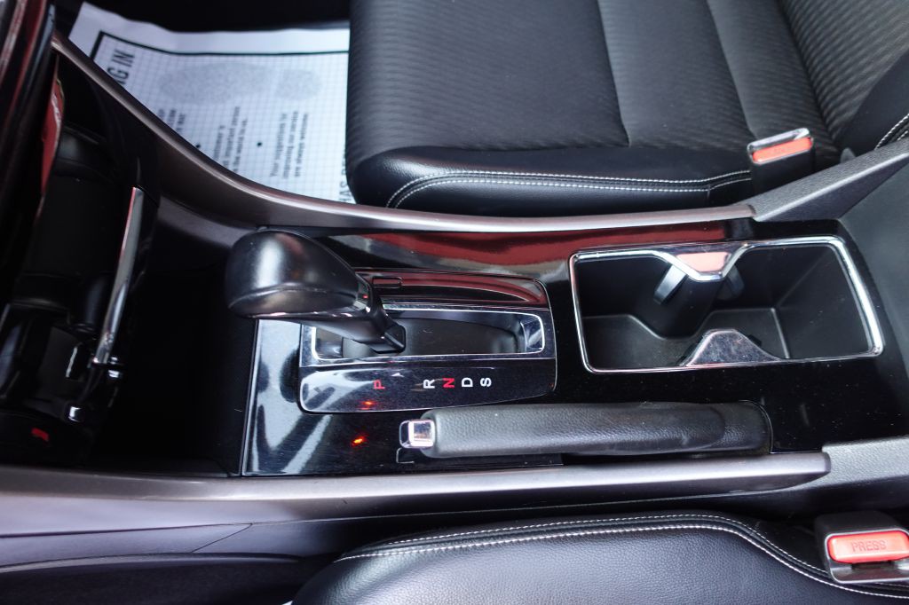 2016 Honda Accord Image 31