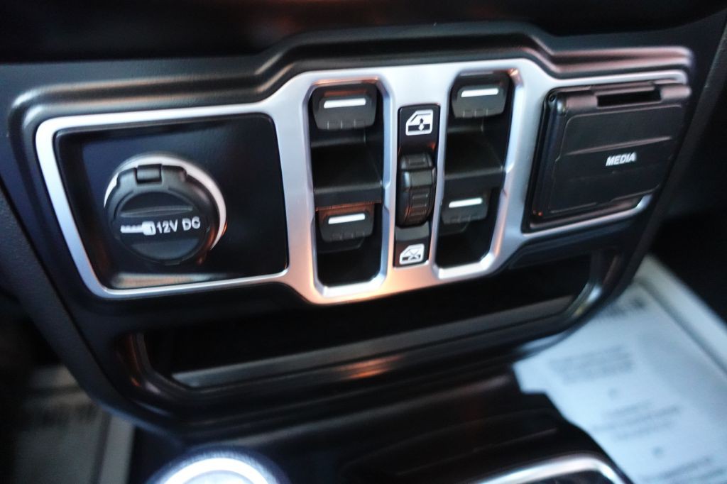 2023 Jeep Gladiator Image 36