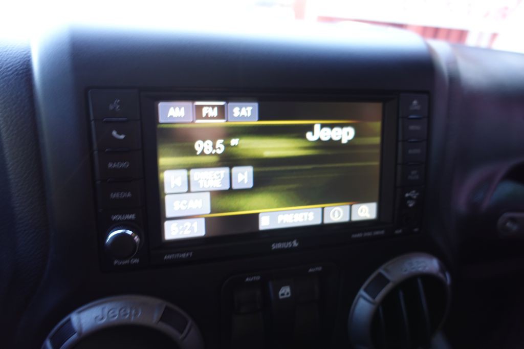 2016 Jeep Wrangler Image 32